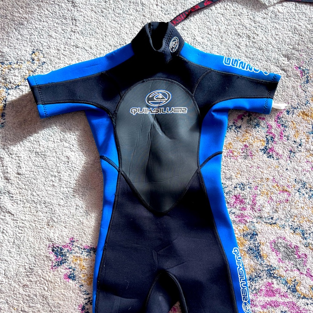 Kids spring/summer shorty suit.  High quality suit with heavy YKK zipper